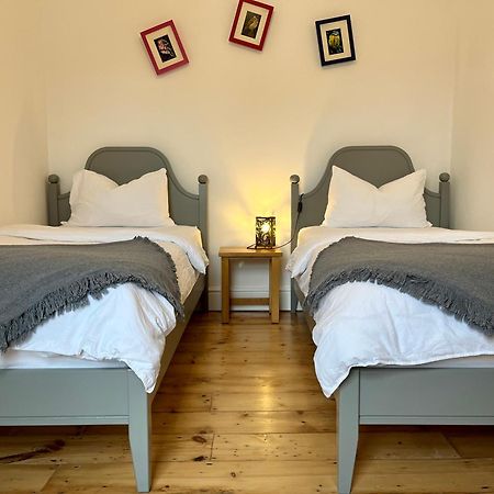 House With Parking, Short Stroll To Quay, Shops And Restaurants Villa Poole Bagian luar foto