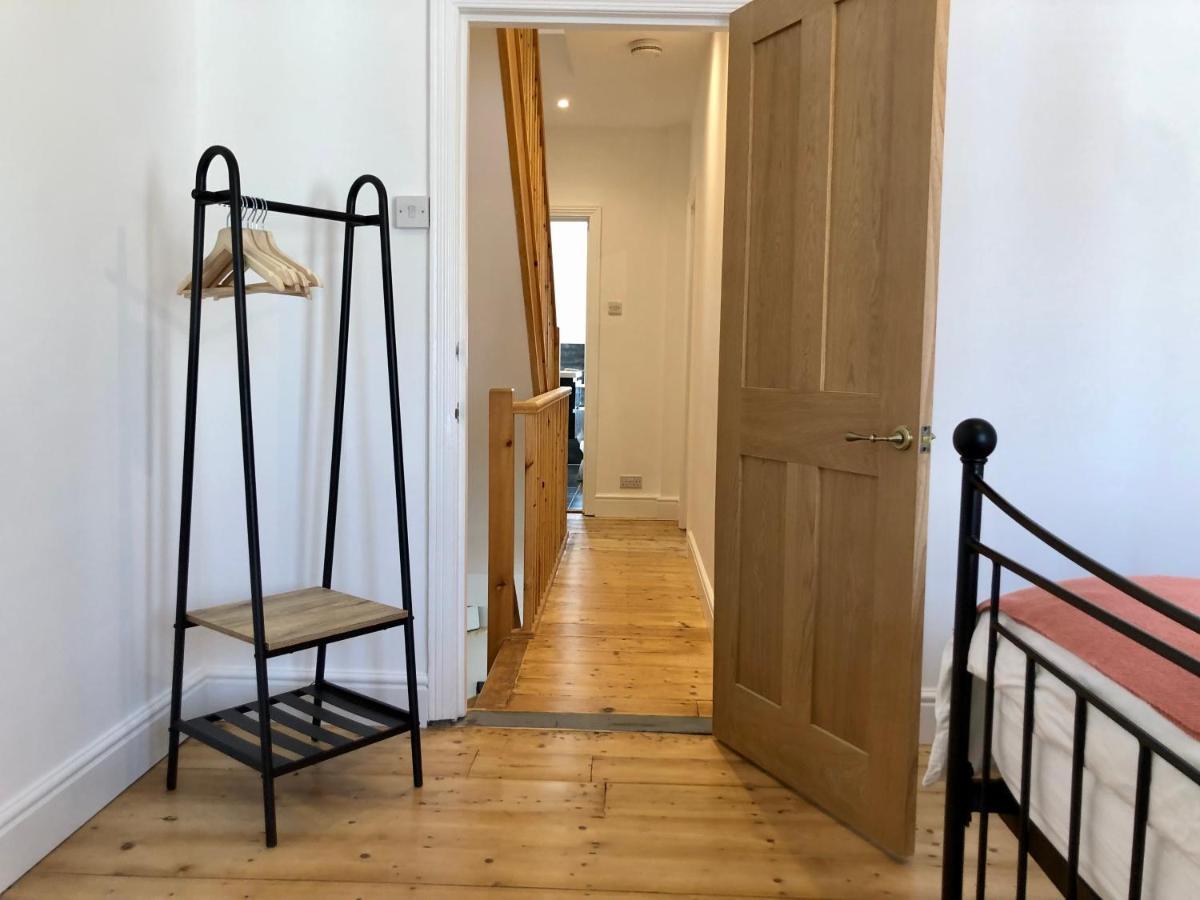 House With Parking, Short Stroll To Quay, Shops And Restaurants Villa Poole Bagian luar foto