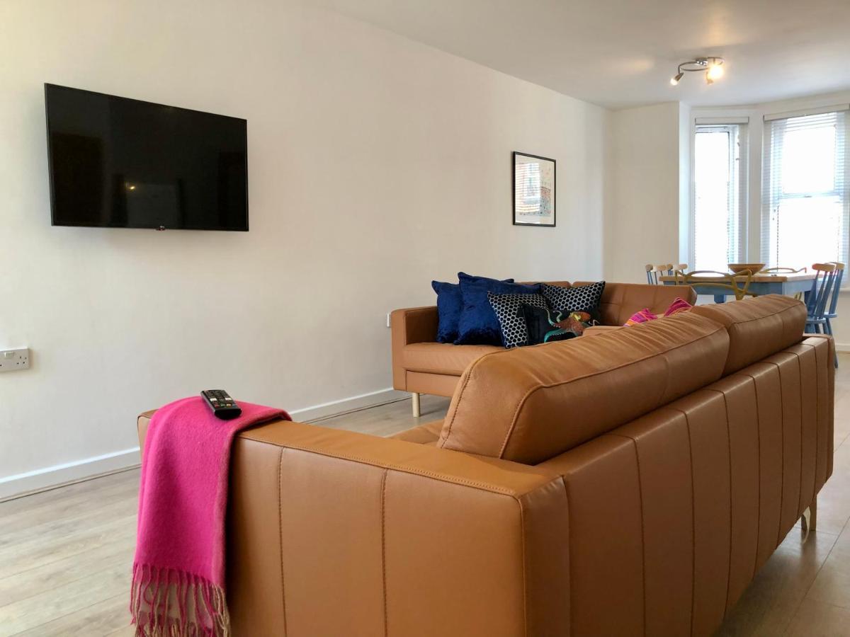 House With Parking, Short Stroll To Quay, Shops And Restaurants Villa Poole Bagian luar foto